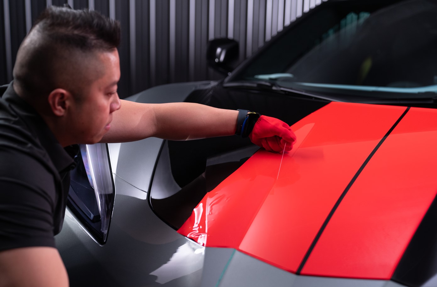 (圖6)3M車身改色膜獨特背膠設計增加施工精準度，貼膜過程更安心有效率 (3M提供)